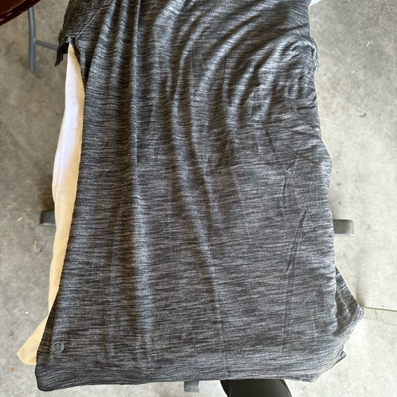 Lululemon tops - bundle of 3 - Picture 4 of 5
